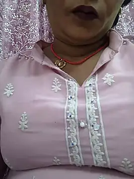 Snapshot of Ritasingh-0461 chatting on 08-09-26, 07:35 Ritasingh-0461 online show from 08-09-26, 07:35