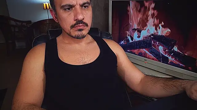 Snapshot of officeman7 chatting on 01-11-25, 06:12 officeman7 online show from 01-11-25, 06:12