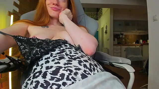 Aliceginger99 online show from 01-12-26, 07:30