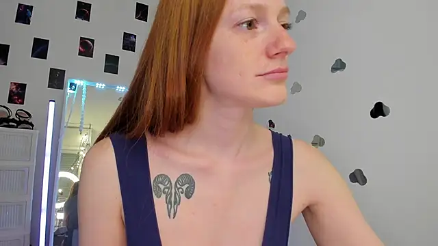 Snapshot of Aliceginger99 chatting on 05-14-26, 01:18 Aliceginger99 online show from 05-14-26, 01:18