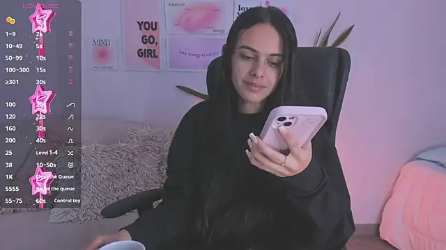 ChloeHarper  online show from 01-07-25, 12:20