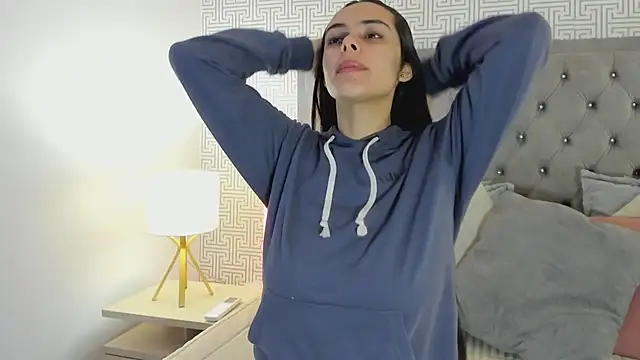 ChloeHarper  online show from 06-18-26, 11:58