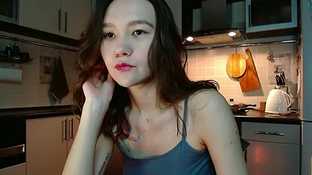 Kelly Yon online show from 03-11-25, 08:53