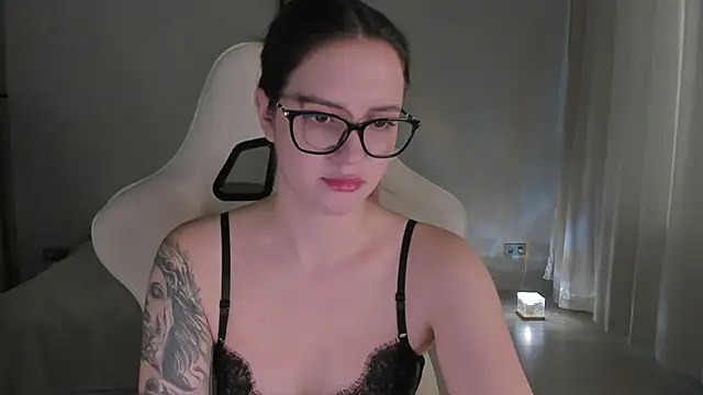 Snapshot of Sonia_moon_ chatting on 12-06-24, 04:47 Sonia moon online show from 12-06-24, 04:47