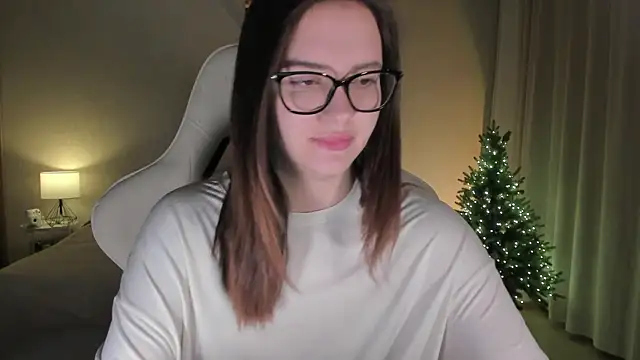 Snapshot of Sonia_moon_ chatting on 12-28-24, 01:18 Sonia moon online show from 12-28-24, 01:18