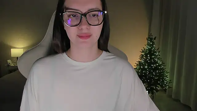 Snapshot of Sonia_moon_ chatting on 12-28-24, 04:19 Sonia moon online show from 12-28-24, 04:19