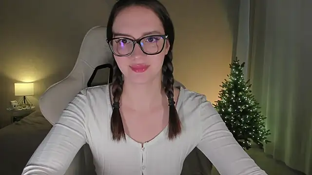 Snapshot of Sonia_moon_ chatting on 12-30-24, 05:15 Sonia moon online show from 12-30-24, 05:15