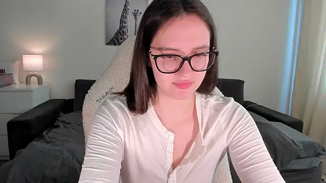 Snapshot of Sonia_moon_ chatting on 03-23-25, 05:32 Sonia moon online show from 03-23-25, 05:32