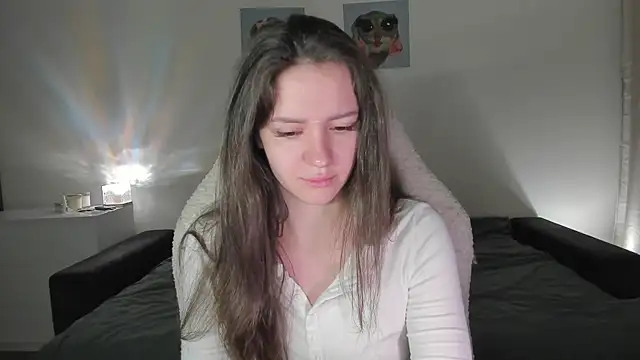 Snapshot of Sonia_moon_ chatting on 09-20-25, 02:23 Sonia moon online show from 09-20-25, 02:23