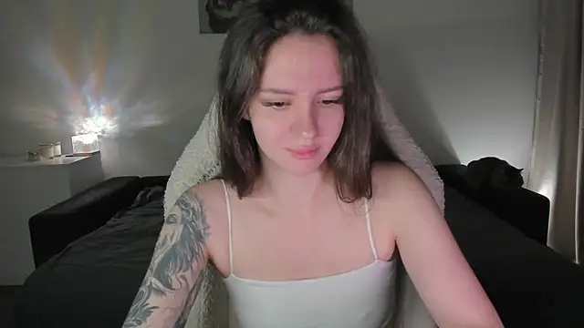 Snapshot of Sonia_moon_ chatting on 09-21-25, 02:24 Sonia moon online show from 09-21-25, 02:24