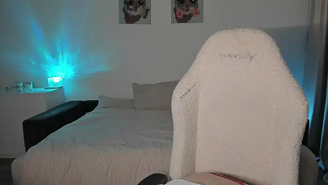 Snapshot of Sonia_moon_ chatting on 09-30-25, 02:27 Sonia moon online show from 09-30-25, 02:27