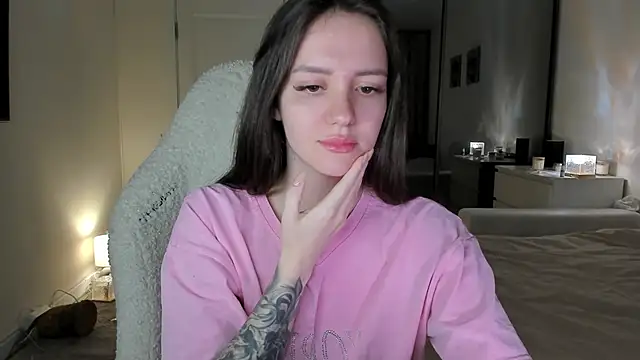 Snapshot of Sonia_moon_ chatting on 10-10-25, 02:32 Sonia moon online show from 10-10-25, 02:32