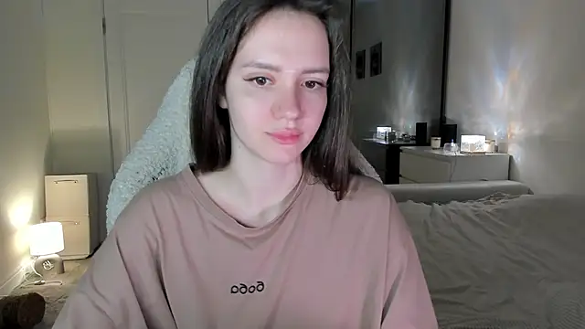 Snapshot of Sonia_moon_ chatting on 10-12-25, 02:32 Sonia moon online show from 10-12-25, 02:32