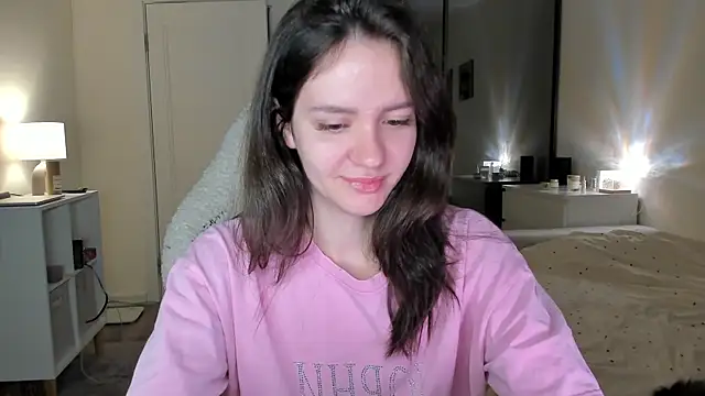 Snapshot of Sonia_moon_ chatting on 10-25-25, 02:41 Sonia moon online show from 10-25-25, 02:41