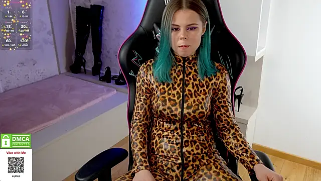 Latex Kitty online show from 01-14-25, 11:20