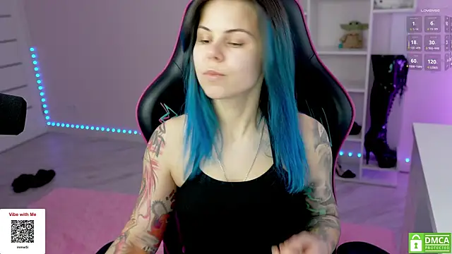 Latex Kitty online show from 11-18-25, 11:03