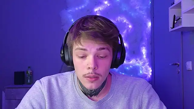 DENIS HERE online show from 12-25-24, 05:37