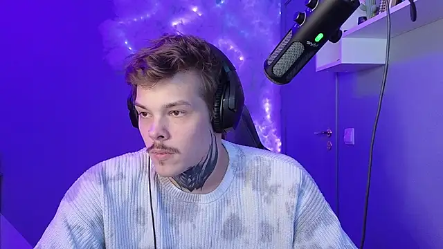 DENIS HERE online show from 01-25-25, 08:21