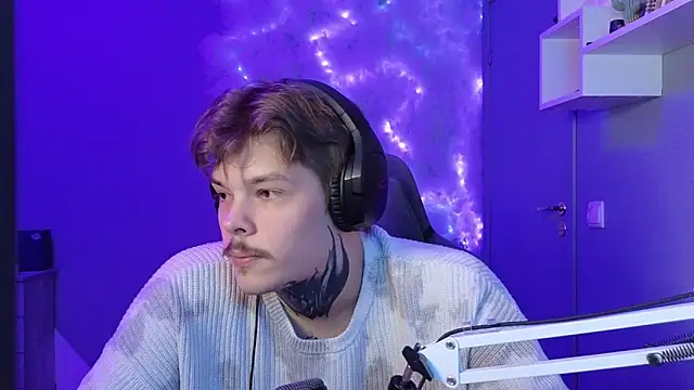 DENIS HERE online show from 01-28-25, 05:35