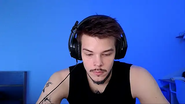 DENIS HERE online show from 11-27-25, 06:21