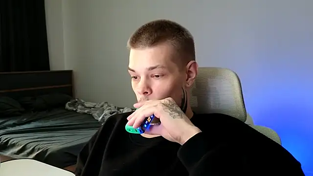DENIS HERE online show from 05-27-26, 01:57