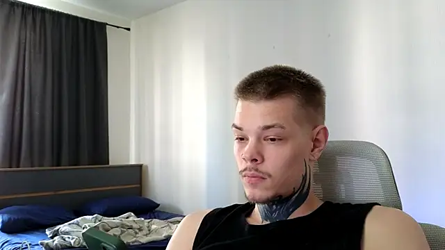 DENIS HERE online show from 06-10-26, 06:23