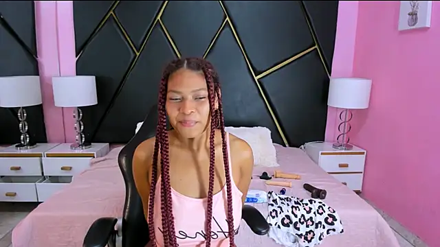 Snapshot of Naomi_Tylers chatting on 10-25-25, 02:13 Naomi Tylers online show from 10-25-25, 02:13