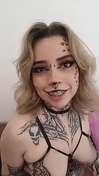 Snapshot of Ivy1111 chatting on 10-25-25, 08:47 Ivy1111 online show from 10-25-25, 08:47