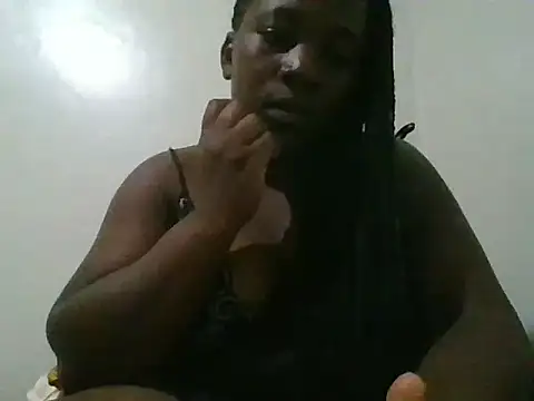 Snapshot of Liqueeny chatting on 09-24-25, 02:09 Liqueeny online show from 09-24-25, 02:09