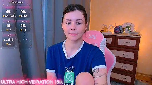 cutie mili online show from 10-08-25, 07:17