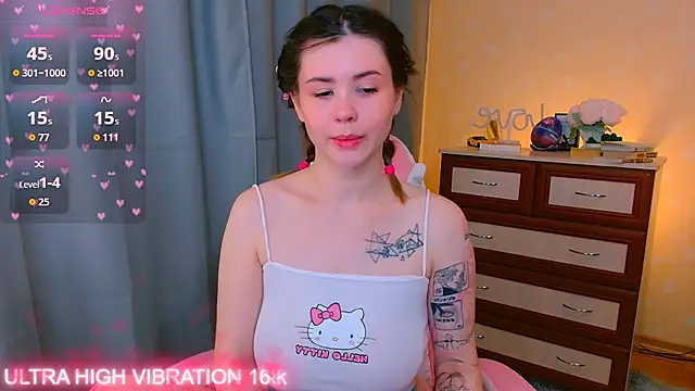 cutie mili online show from 10-16-25, 07:42