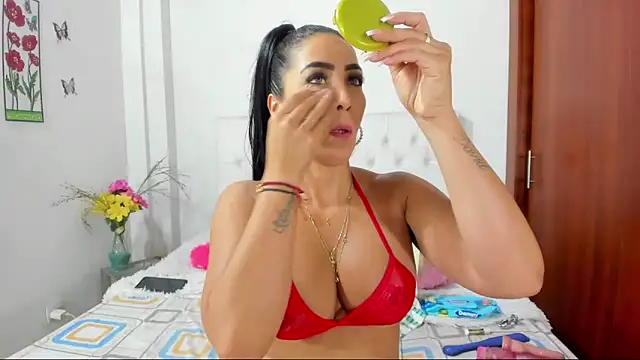 Snapshot of VenussVega chatting on 02-20-25, 06:24 VenussVega online show from 02-20-25, 06:24