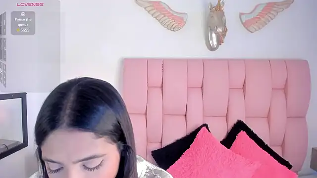 VeronikaOlsen online show from 12-17-24, 03:39