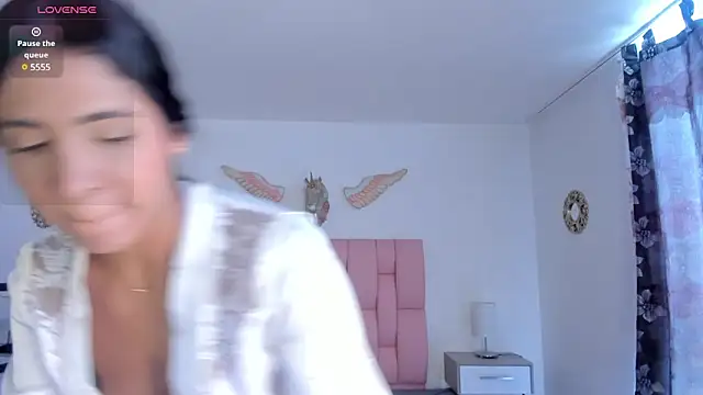 VeronikaOlsen online show from 12-18-24, 06:14