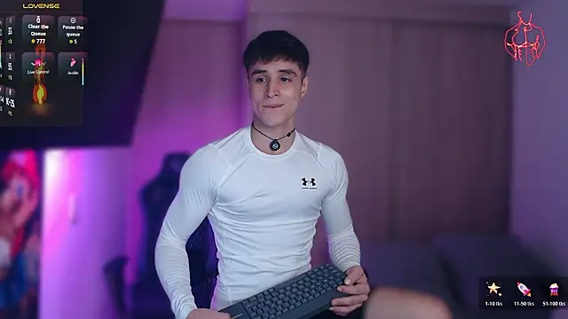 Snapshot of thomklein chatting on 02-24-26, 08:07 thomklein online show from 02-24-26, 08:07