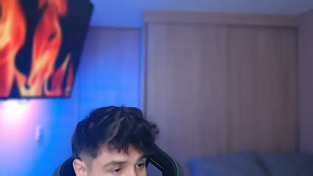 Snapshot of thomklein chatting on 03-27-26, 07:57 thomklein online show from 03-27-26, 07:57