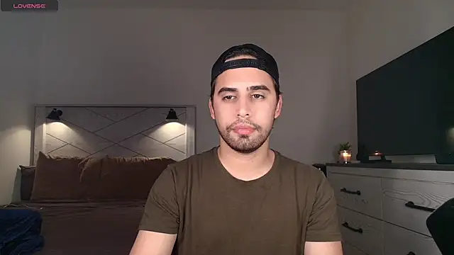 Snapshot of thonylewys chatting on 10-18-25, 01:08 thonylewys online show from 10-18-25, 01:08