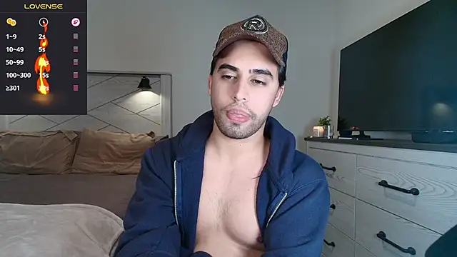 Snapshot of thonylewys chatting on 10-24-25, 10:39 thonylewys online show from 10-24-25, 10:39