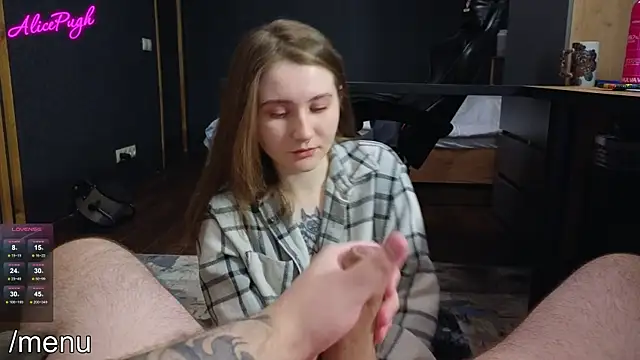 Snapshot of alicepugh chatting on 01-26-25, 05:23 alicepugh online show from 01-26-25, 05:23
