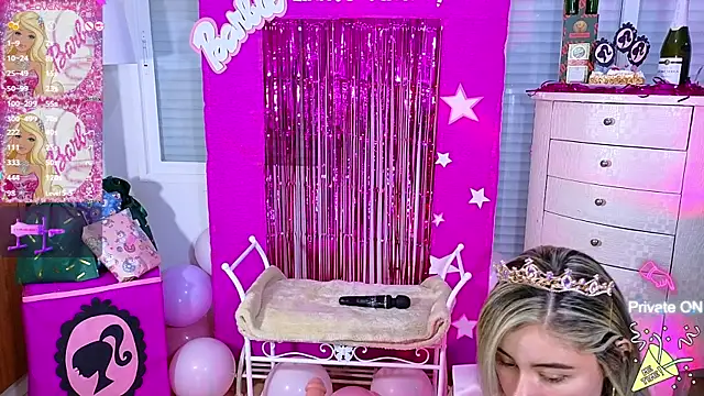 Tawny cox online show from 12-08-24, 10:41