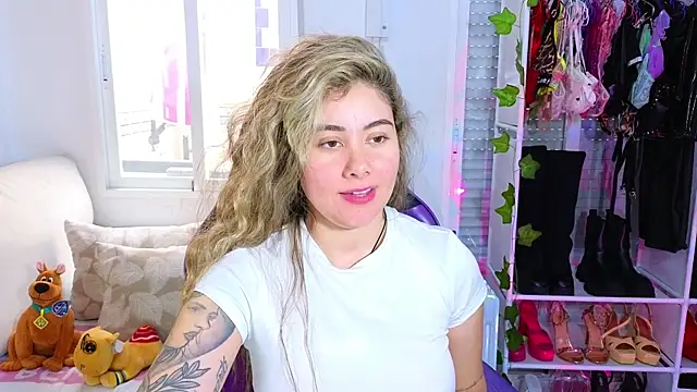 Tawny cox online show from 03-04-25, 01:17