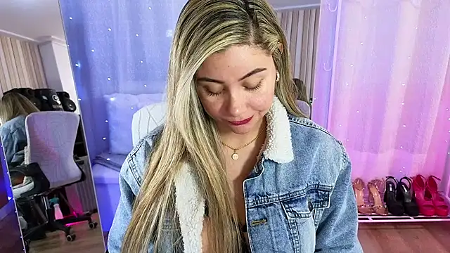 Tawny cox online show from 11-30-25, 12:20