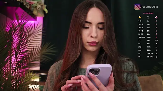 Snapshot of BabyYoda- chatting on 10-21-25, 04:08 BabyYoda- online show from 10-21-25, 04:08