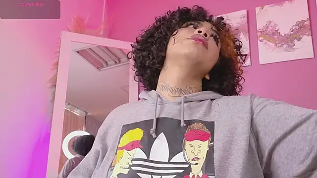 foxxy-lov3 online show from 10-20-25, 11:43