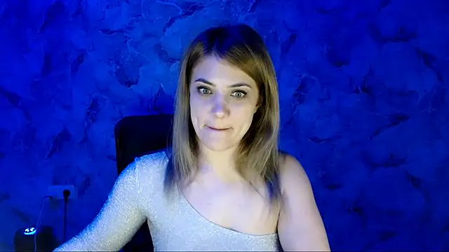 Snapshot of nika_gold1 chatting on 04-12-26, 03:17 nika gold1 online show from 04-12-26, 03:17