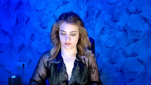Snapshot of nika_gold1 chatting on 04-15-26, 12:01 nika gold1 online show from 04-15-26, 12:01