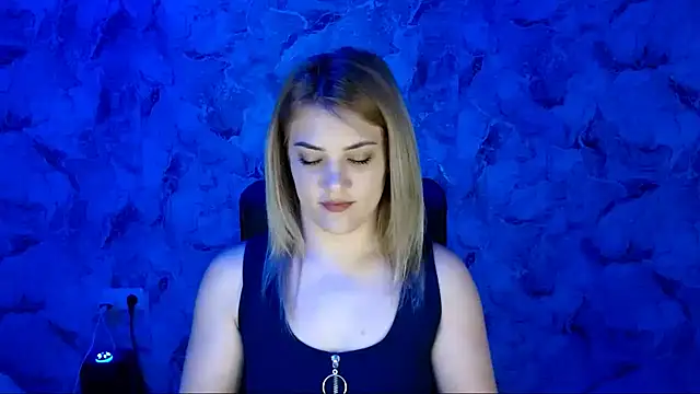 Snapshot of nika_gold1 chatting on 05-11-26, 03:07 nika gold1 online show from 05-11-26, 03:07