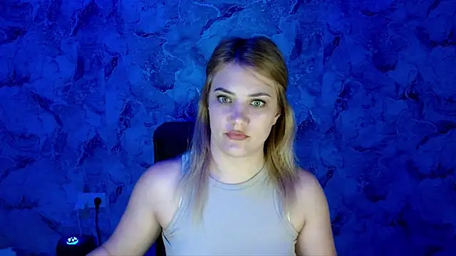 Snapshot of nika_gold1 chatting on 05-21-26, 12:01 nika gold1 online show from 05-21-26, 12:01