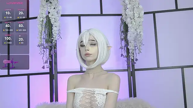 Snapshot of Xenomy chatting on 02-17-25, 11:23 Xenomy online show from 02-17-25, 11:23