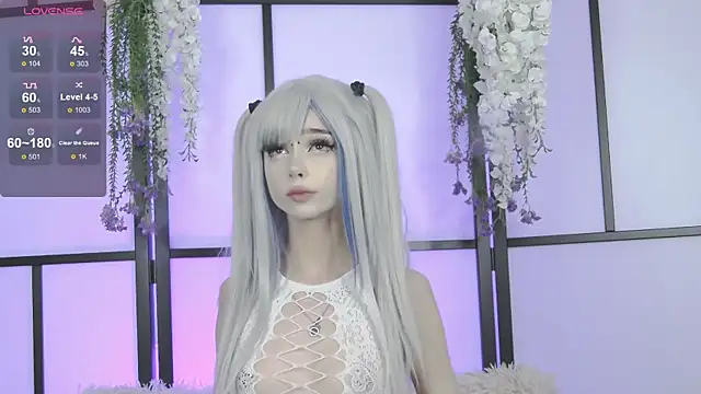 Snapshot of Xenomy chatting on 03-10-25, 11:32 Xenomy online show from 03-10-25, 11:32